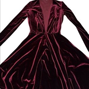 Deep V neck dress American appeal deep neck velvet holiday short dress